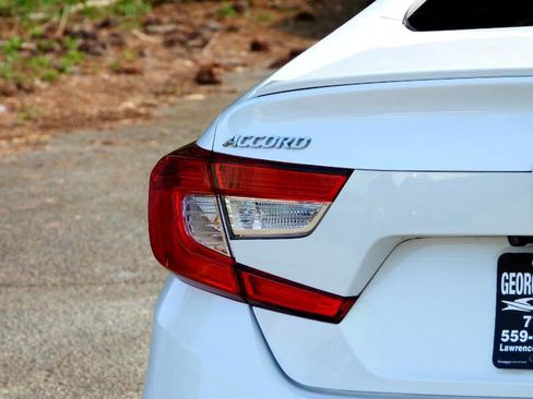 Used 2020 Honda Accord Sport image 9