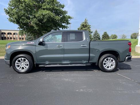 Used 2025 Chevrolet Silverado 1500 LTZ AWD/4WD image 2