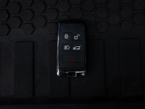 Used 2023 Land Rover Defender 130 X-Dynamic SE AWD/4WD image 56