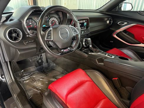 Used 2018 Chevrolet Camaro SS RWD image 9