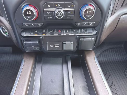 Used 2022 Chevrolet Silverado 1500 LTZ AWD/4WD image 18