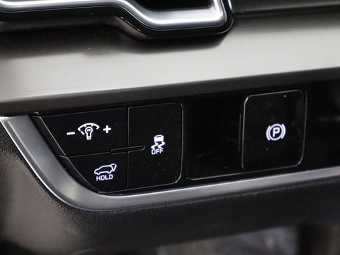 Used 2025 Kia Sportage EX w/ Premium Package FWD image 22
