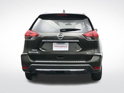 Used 2017 Nissan Rogue SV w/ SV Premium Package image 7