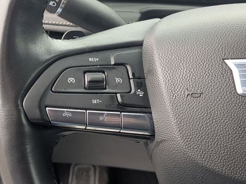 Used 2024 Cadillac XT4 Premium Luxury image 17