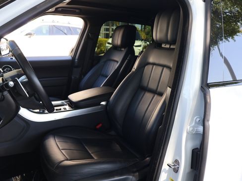 Used 2021 Land Rover Range Rover Sport HSE Dynamic image 2