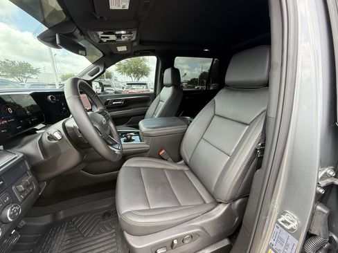 Used 2026 Chevrolet Tahoe Z71 w/ Comfort Package AWD/4WD image 27