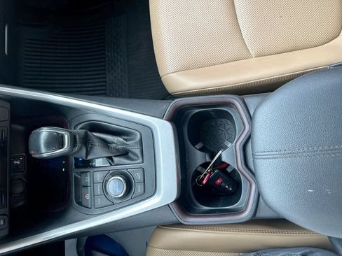 Used 2019 Toyota RAV4 Limited AWD/4WD image 19