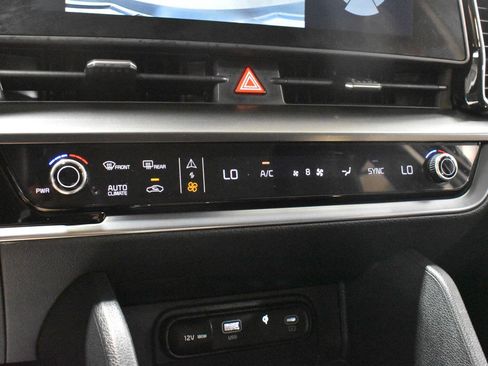 Used 2024 Kia Sportage EX FWD image 20