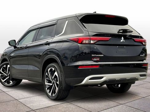 Used 2023 Mitsubishi Outlander SE image 11