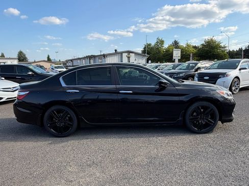 Used 2016 Honda Accord Sport image 2