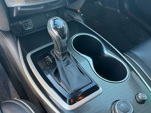 Used 2019 INFINITI QX60 Luxe w/ Essential Package image 29