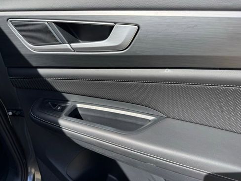 Used 2025 Volkswagen Atlas Cross Sport SE image 39