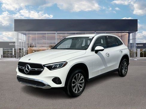 Used 2023 Mercedes-Benz GLC 300 4MATIC image 1