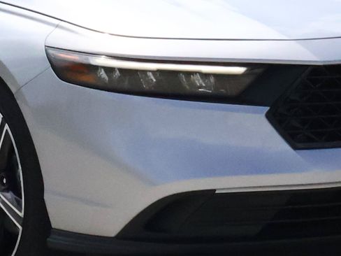 Used 2024 Honda Accord Sport image 7