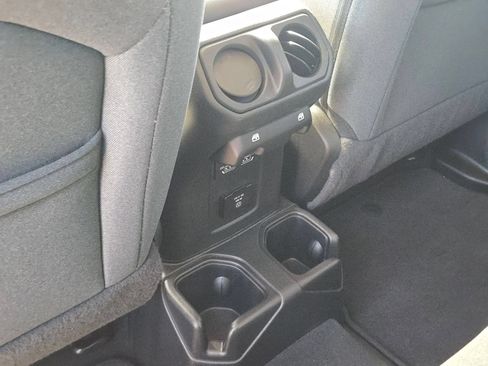 Used 2025 Jeep Wrangler Unlimited Sahara AWD/4WD image 22