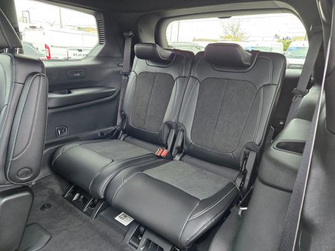 New 2025 Jeep Grand Cherokee L Altitude image 28