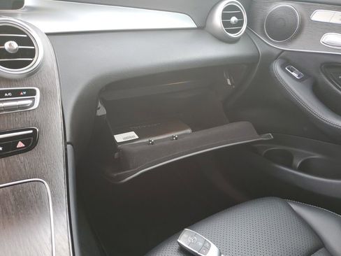 Used 2022 Mercedes-Benz GLC 300 4MATIC image 25