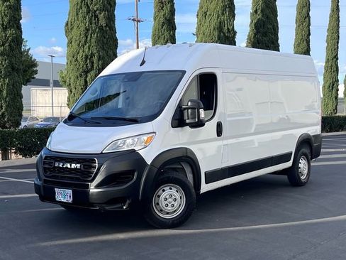 Used 2023 RAM ProMaster 2500 image 3