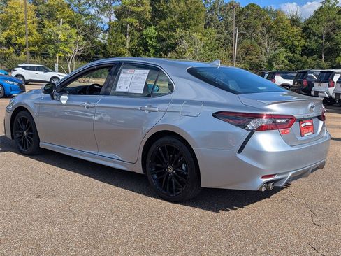 Used 2024 Toyota Camry XSE image 5