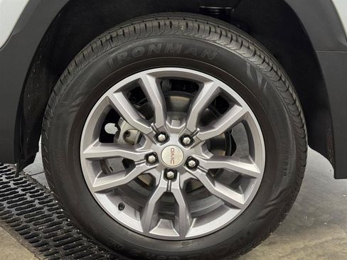 Used 2024 GMC Terrain SLT AWD/4WD image 31