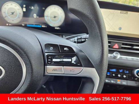 Used 2024 Hyundai Elantra SEL FWD image 24