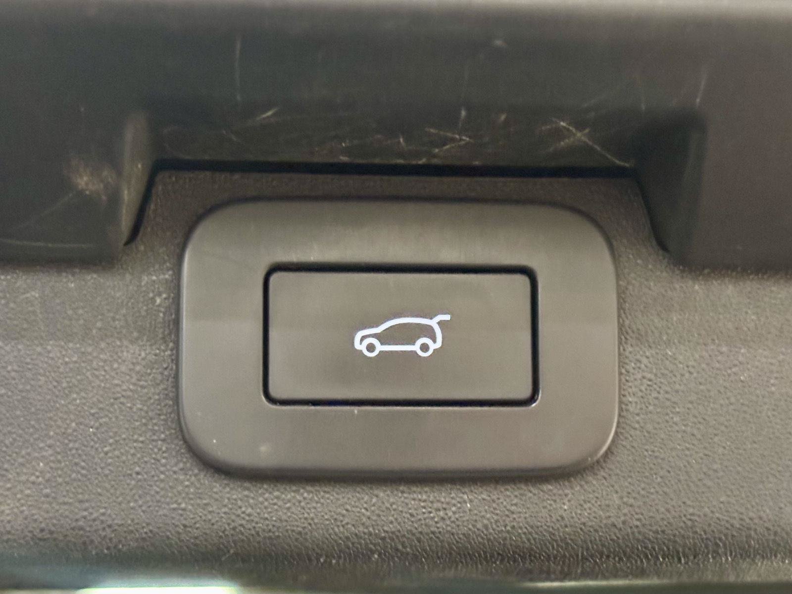 Used 2023 Land Rover Discovery S R-Dynamic AWD/4WD image 42