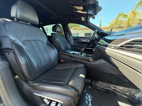 Used 2017 BMW 740i RWD image 17