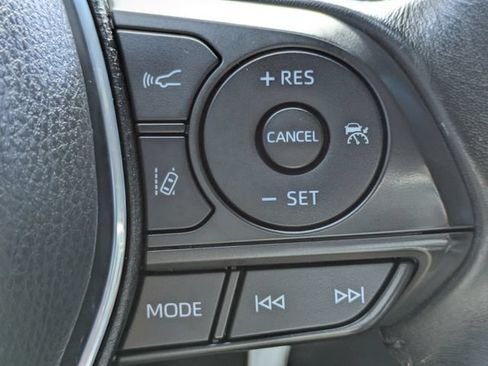 Used 2020 Toyota Camry SE FWD image 23