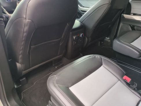 Used 2023 Ford Explorer XLT w/ Equipment Group 202A RWD image 19