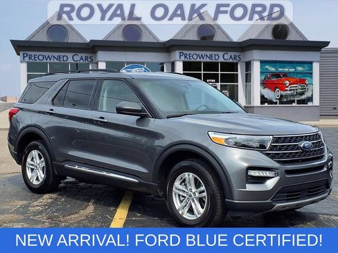 Certified 2023 Ford Explorer XLT w/ Equipment Group 202A AWD/4WD image 1
