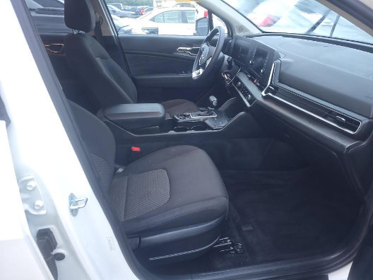 Used 2023 Kia Sportage LX AWD/4WD image 2