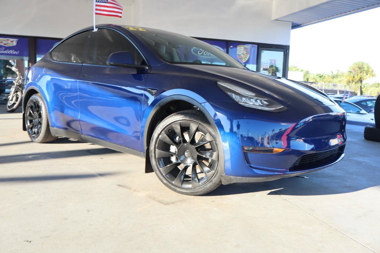 Used 2022 Tesla Model Y Long Range AWD/4WD image 3