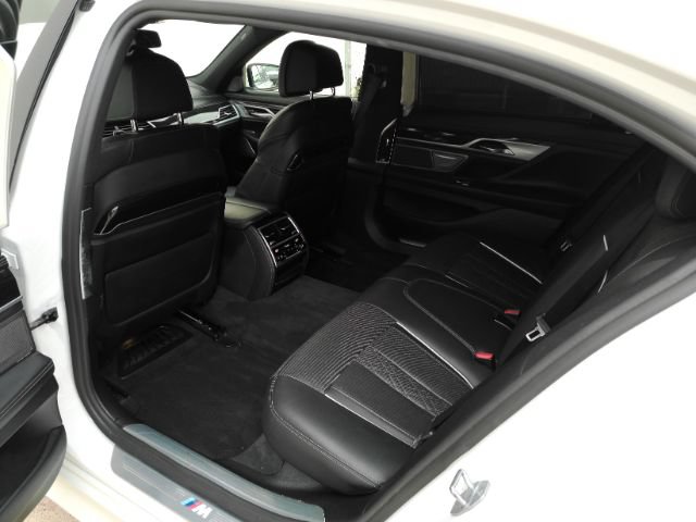Used 2019 BMW 750i w/ Executive Package RWD image 21