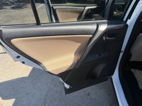 Used 2015 Toyota RAV4 XLE image 23