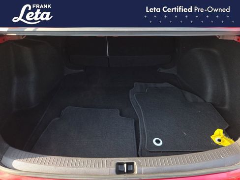 Used 2021 Toyota Corolla LE image 31