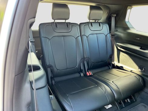 New 2025 Jeep Grand Cherokee L Limited w/ Black Appearance Package image 33