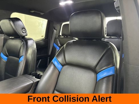 Used 2023 Chevrolet Colorado Trail Boss w/ Technology Package AWD/4WD image 9