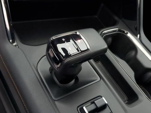 Used 2022 GMC Sierra 1500 AT4 w/ AT4 Premium Package image 29