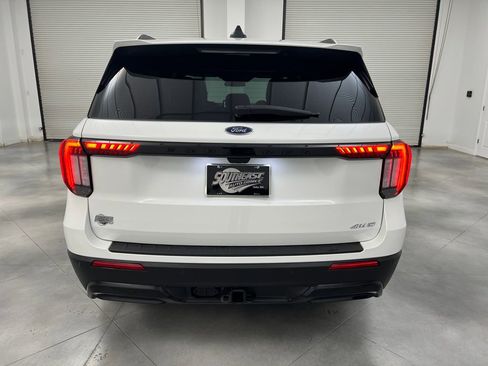 Used 2025 Ford Explorer ST-Line w/ ST-Line Street Pack image 6