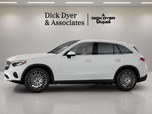 Used 2026 Mercedes-Benz GLC 300 image 32