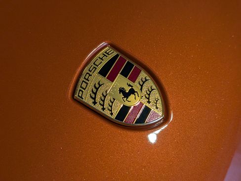 Certified 2025 Porsche Macan image 13