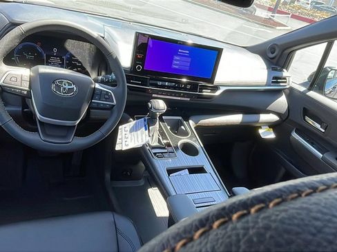 New 2026 Toyota Sienna XLE Woodland Edition AWD/4WD image 14