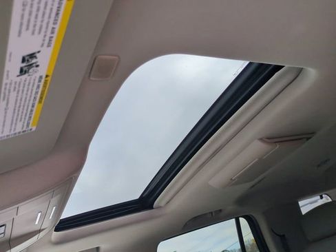 Used 2018 GMC Yukon SLT w/ Open Road Package image 20