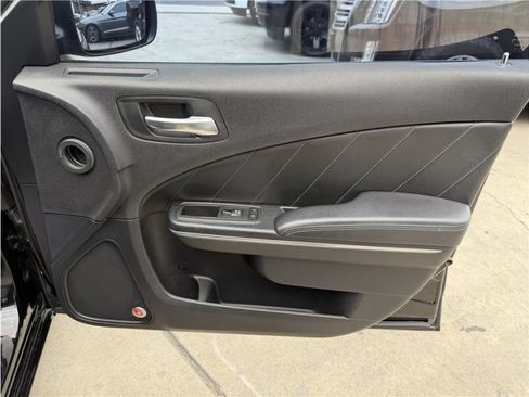 Used 2015 Dodge Charger R/T RWD image 33
