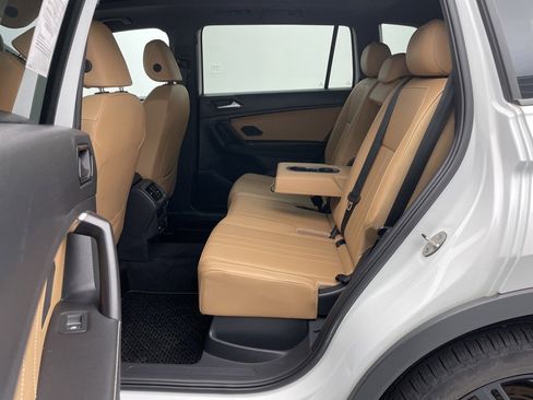 Used 2022 Volkswagen Tiguan SE R-Line image 44