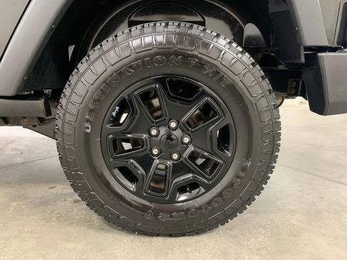 Used 2016 Jeep Wrangler Unlimited Sport AWD/4WD image 4