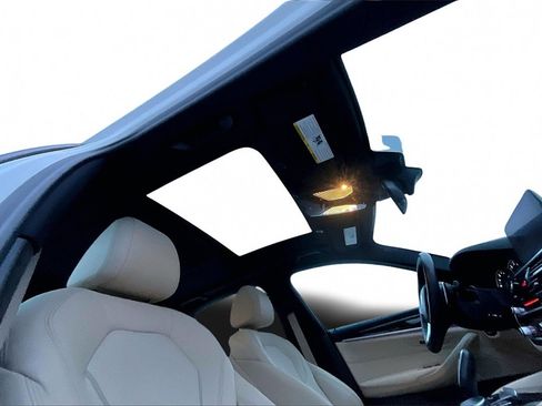 Used 2019 BMW 540i xDrive image 27