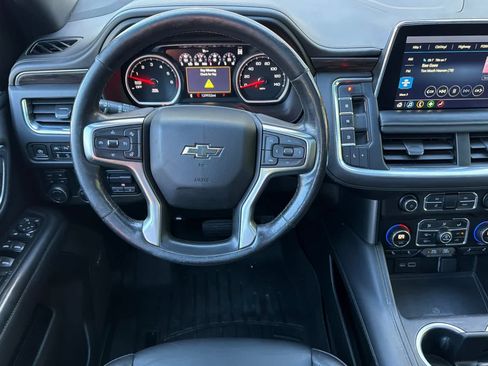 Used 2021 Chevrolet Suburban Z71 w/ Z71 Signature Package AWD/4WD image 16