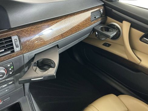 Used 2011 BMW M3 Convertible image 19