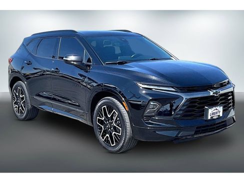 Used 2025 Chevrolet Blazer RS w/ Driver Confidence II Package image 3